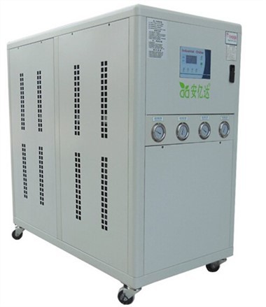 40HP 30Ton Innspýting Molding Extrusion Bottle Blowing Machine Chiller